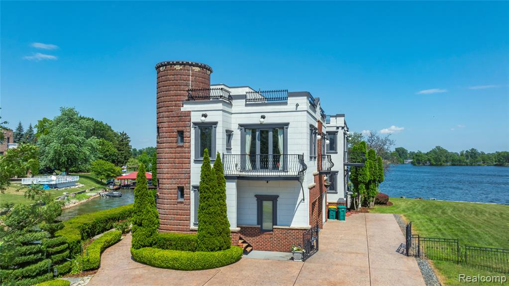 42183 Kouza Court, Belleville, MI, 48111