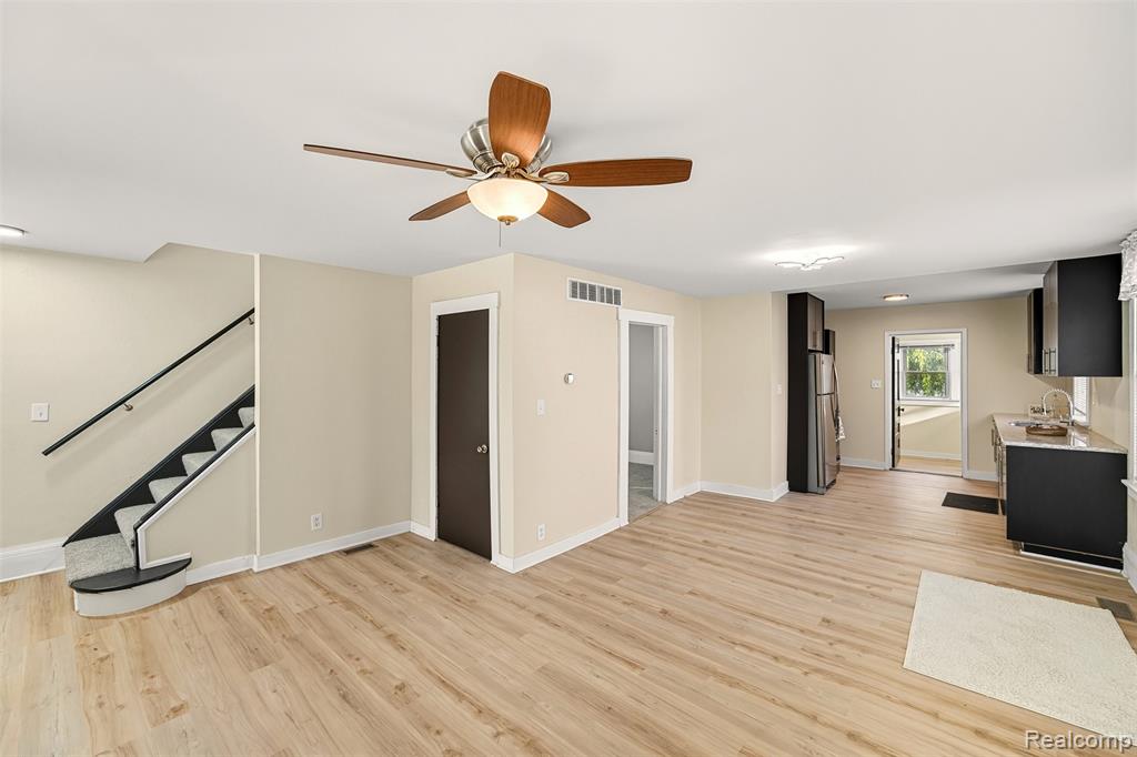 7335 Gronow, Center Line, MI 48015 — Photo 8