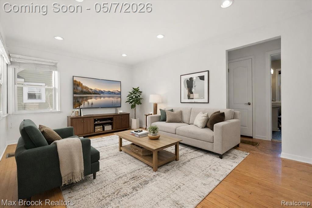 912 Woodsboro Drive, Royal Oak, MI 48067 — Photo 3