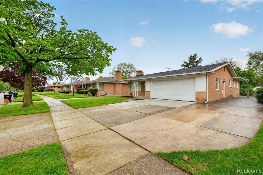 14203 Fenton, Redford, MI 48239 — Photo 3