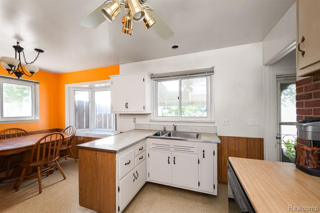 2724 CRANBROOK Road, Ann Arbor, MI 48104 — Photo 7
