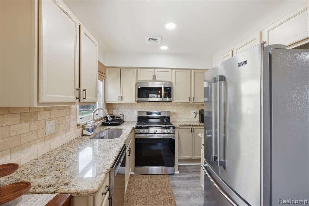 5844 Gilman Street, Garden City, MI — Photo 9
