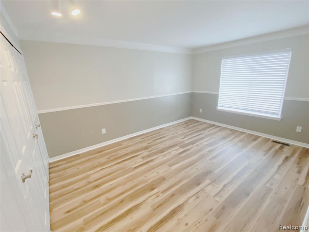 407 Fox Hills Drive N, Bloomfield Hills, MI 48304 — Photo 16