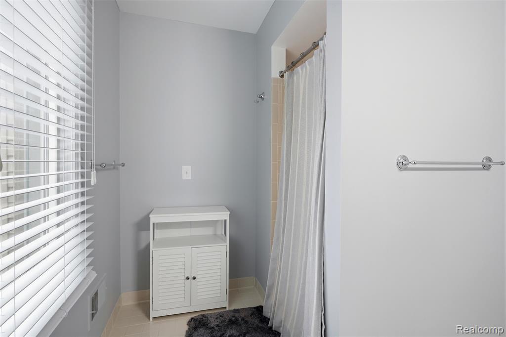 48607 Presidential Drive, Macomb, MI 48044 — Photo 21