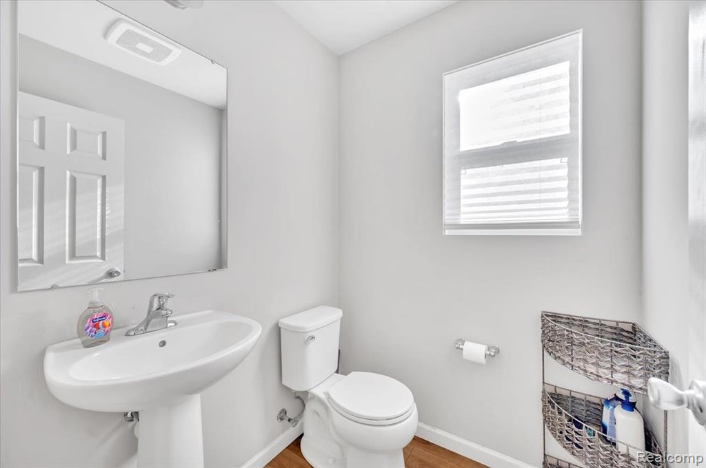 1031 Kemperwood Court, Howell, MI 48843 — Photo 12
