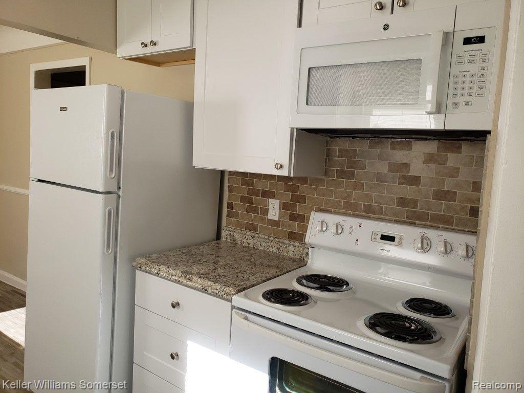 622 E 12 MILE Road, Royal Oak, MI 48073 — Photo 14