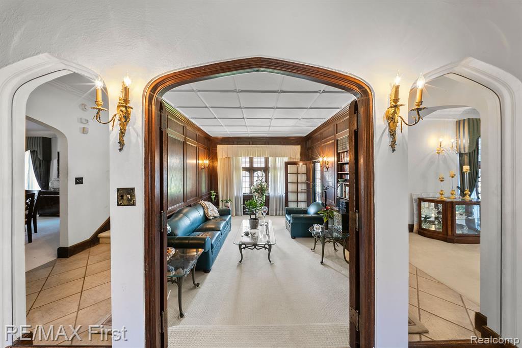 725 W BOSTON Boulevard, Detroit, MI 48202 — Photo 4