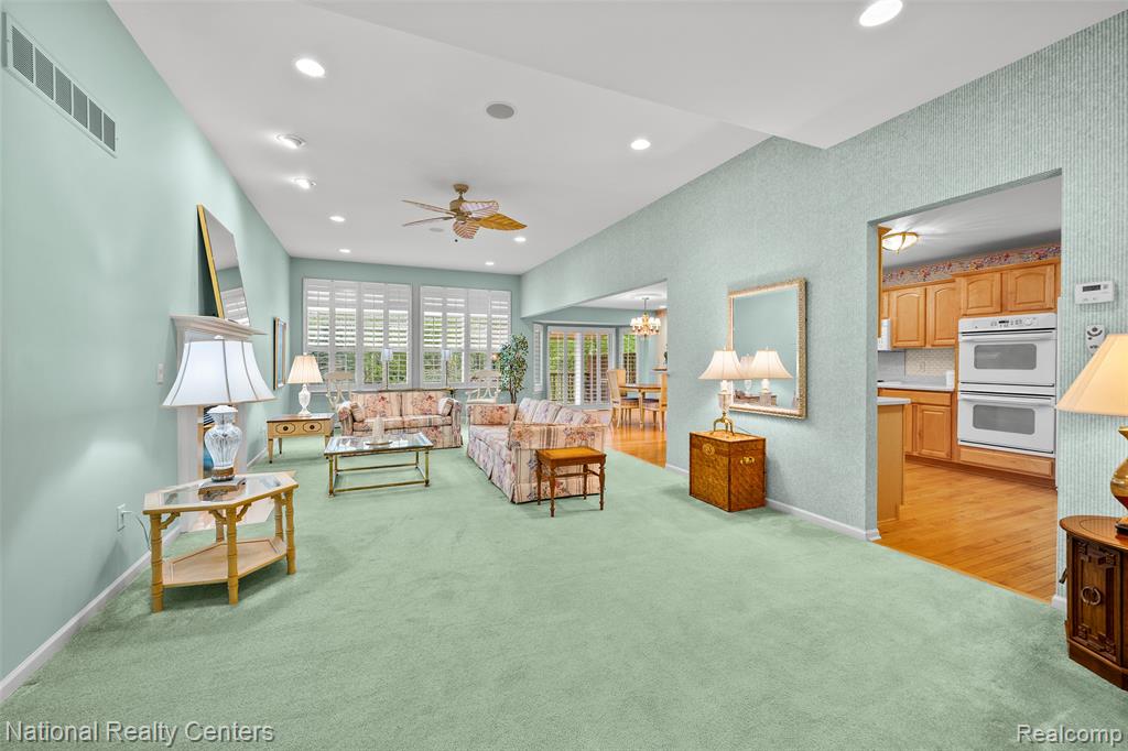 49455 N Glacier Avenue, 43, Northville, MI 48168 — Photo 6