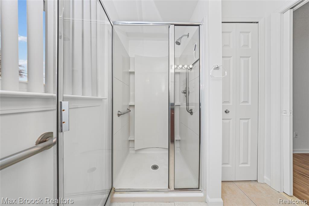 4852 Burberry Drive, Warren, MI 48092 — Photo 27
