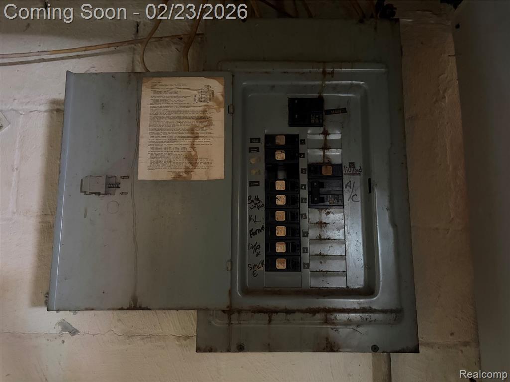 95 W Beverly Avenue, Pontiac, MI 48340 — Photo 18