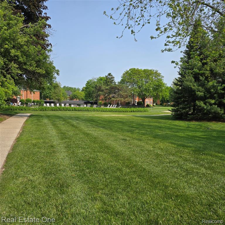 770 E Fox Hills Drive W, Bloomfield Hills, MI 48304 — Photo 9
