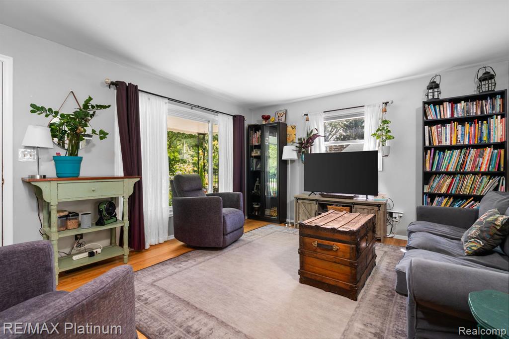 6 Salem Court, Ann Arbor, MI 48104 — Photo 5