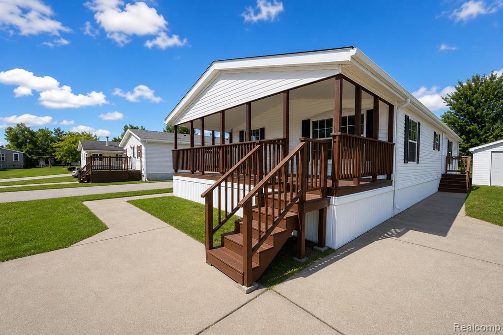 305 Aspen Lane, Dundee, MI 48131