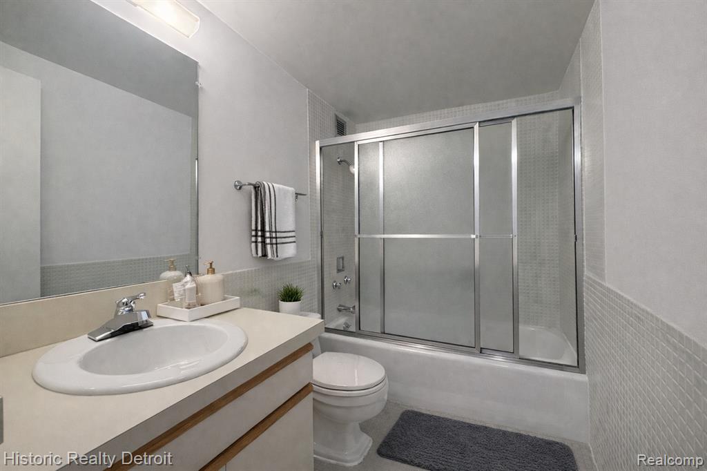 1300 E Lafayette, 2407, Detroit, MI 48207 — Photo 13