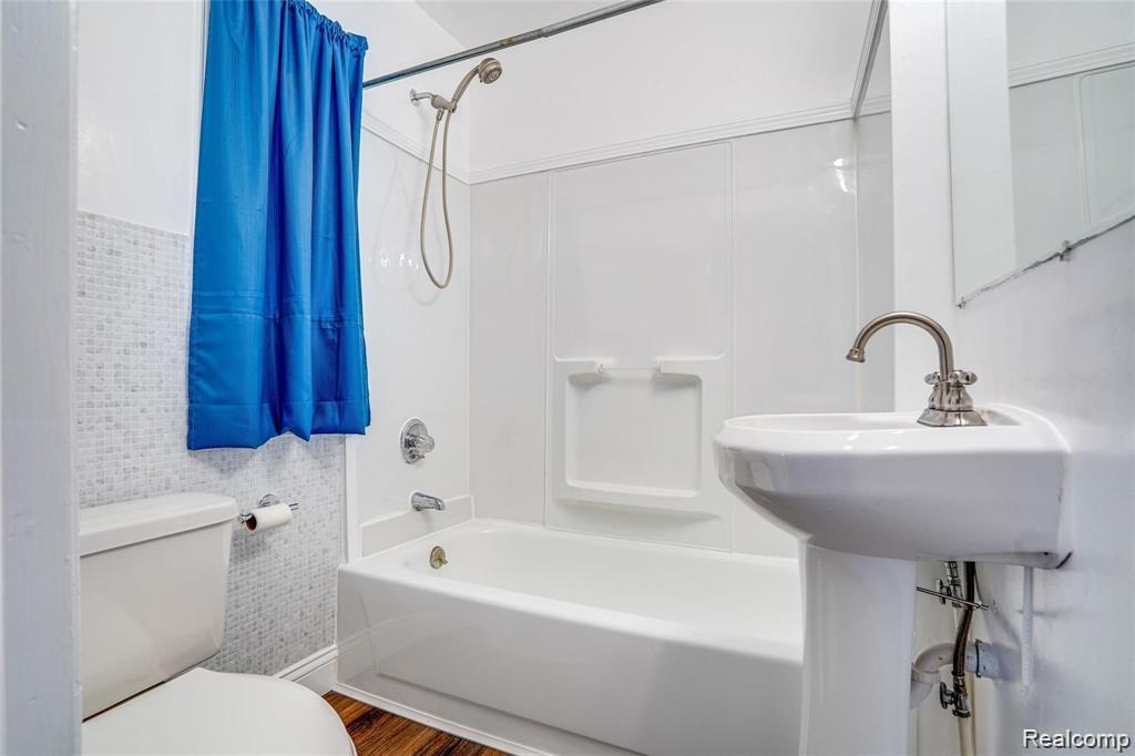 577 E BRICKLEY Avenue, Hazel Park, MI 48030 — Photo 13
