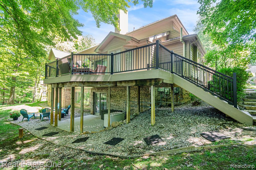 9832 Kingston Ridge, Clarkston, MI 48348 — Photo 2