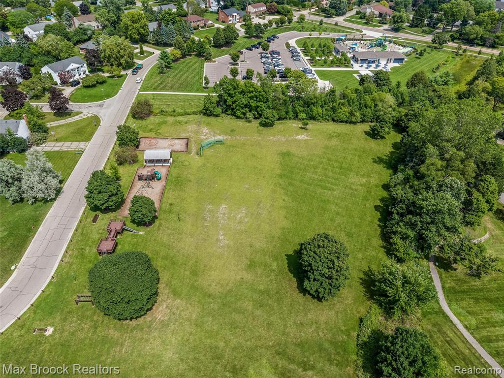 5495 Kingsfield Drive, West Bloomfield, MI — Photo 43