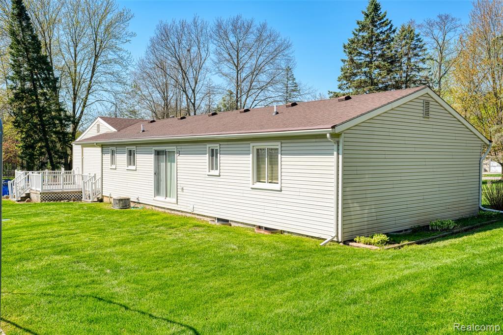 11891 Post Lane, South Lyon, MI 48178 — Photo 34