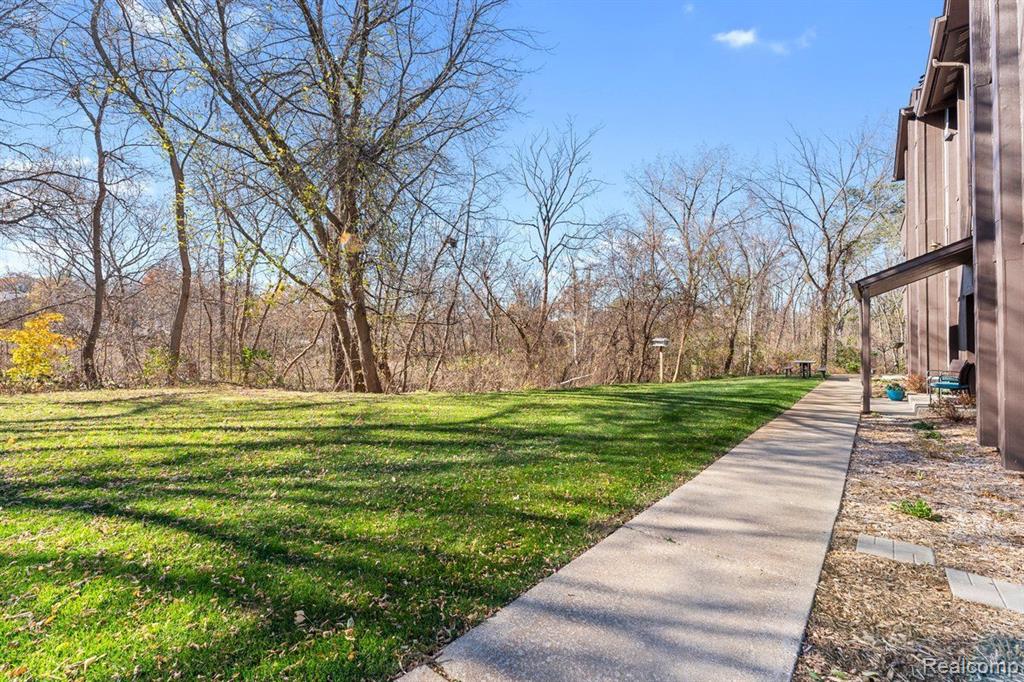8365 PONTIAC LAKE Road, 11, White Lake, MI — Photo 20