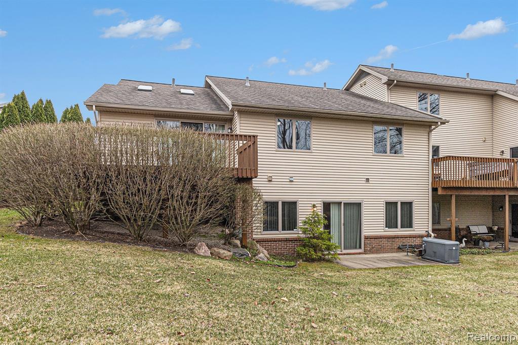 2250 WILLOW TREE Drive, Brighton, MI 48116 — Photo 22