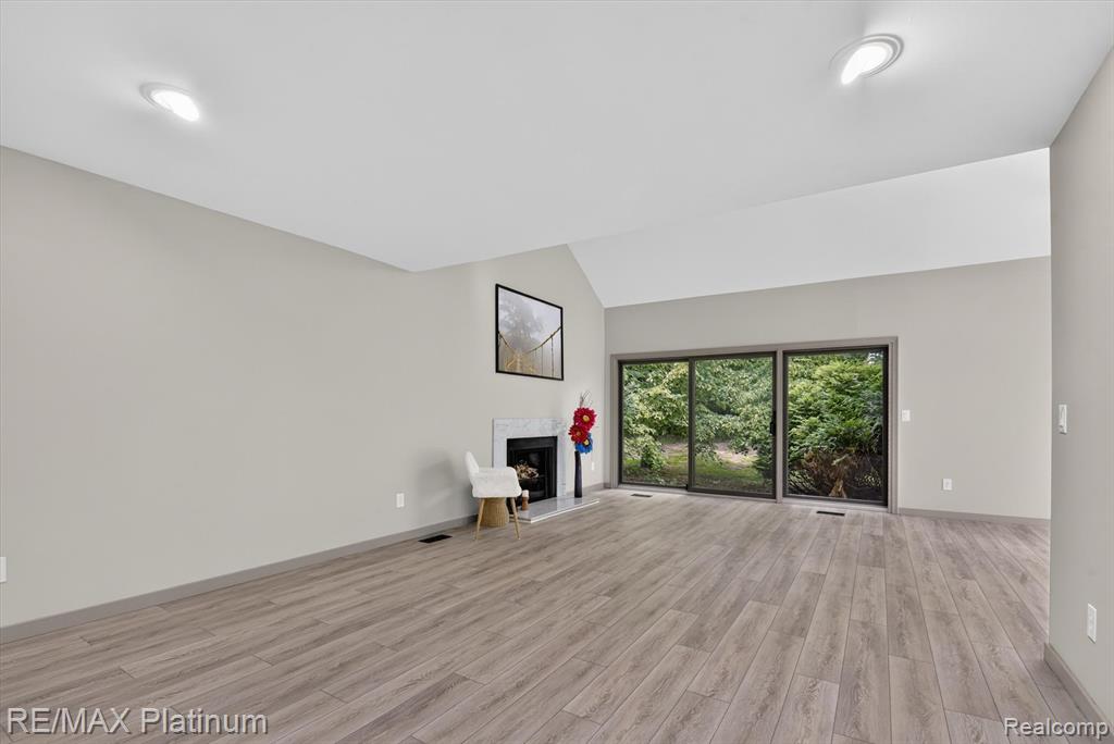 32 Haverhill Court, Ann Arbor, MI 48105 — Photo 8