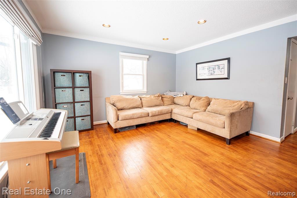 4605 Rosewold Avenue, Royal Oak, MI 48073 — Photo 2