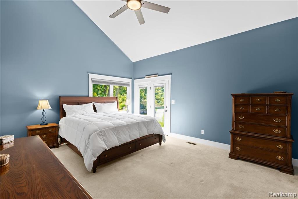 12002 Renfrew Court, Hartland, MI 48353 — Photo 25