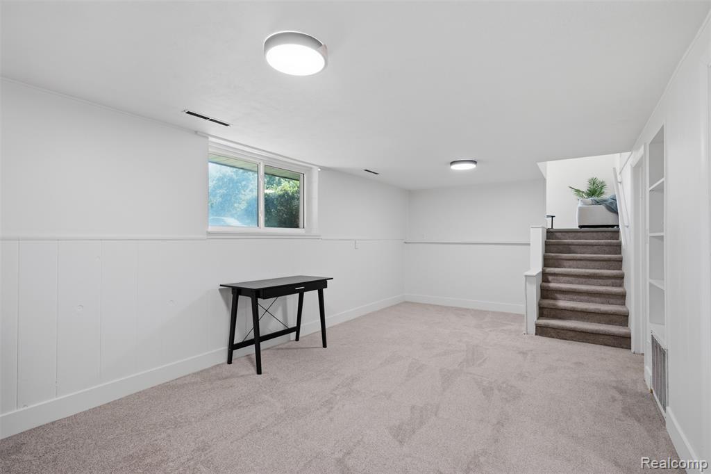 6187 E Maple Avenue, Grand Blanc, MI 48439 — Photo 22
