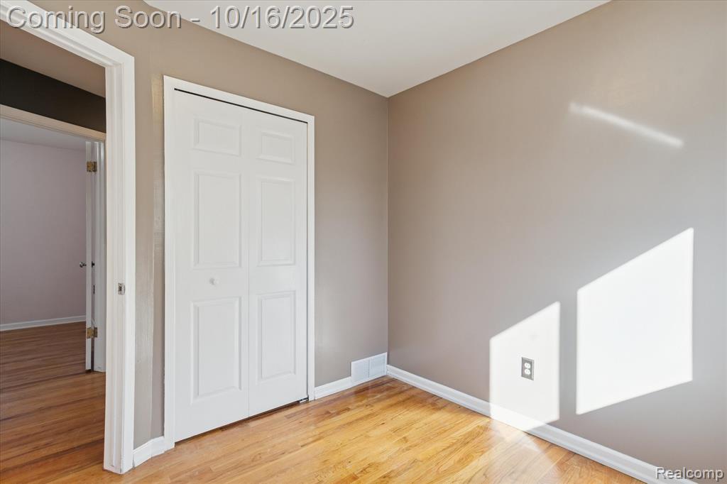 6439 Huntleigh Street, Garden City, MI — Photo 27