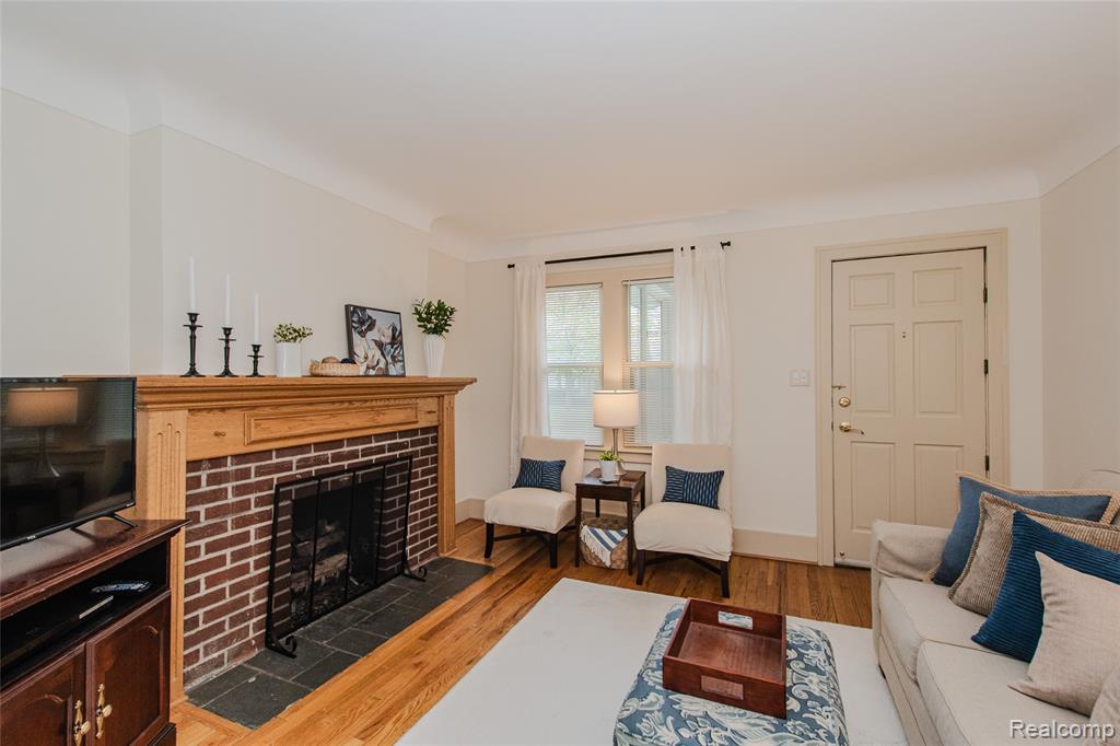 927 N Maple Avenue, Royal Oak, MI 48067 — Photo 16