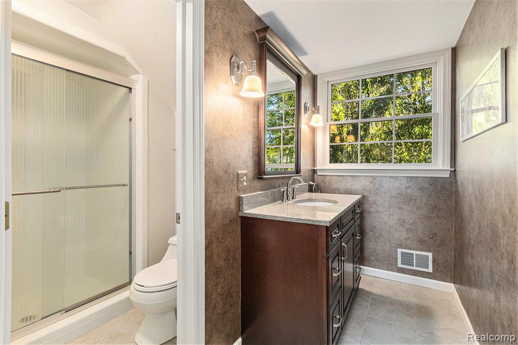 4597 Broughton Drive, Bloomfield Hills, MI 48301 — Photo 34