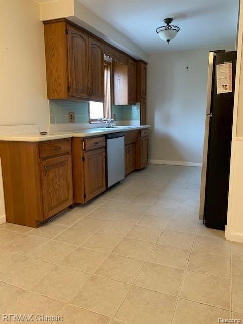 913 AMELIA, Royal Oak, MI 48073 — Photo 5