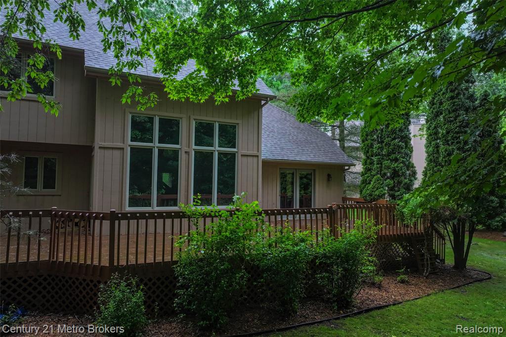 751 River Edge Court, Flushing, MI 48433 — Photo 34