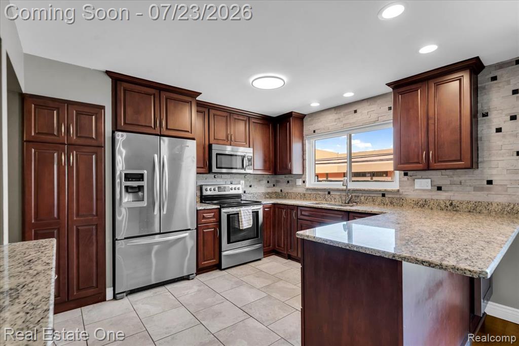 5063 Abington Drive, Troy, MI 48085 — Photo 10
