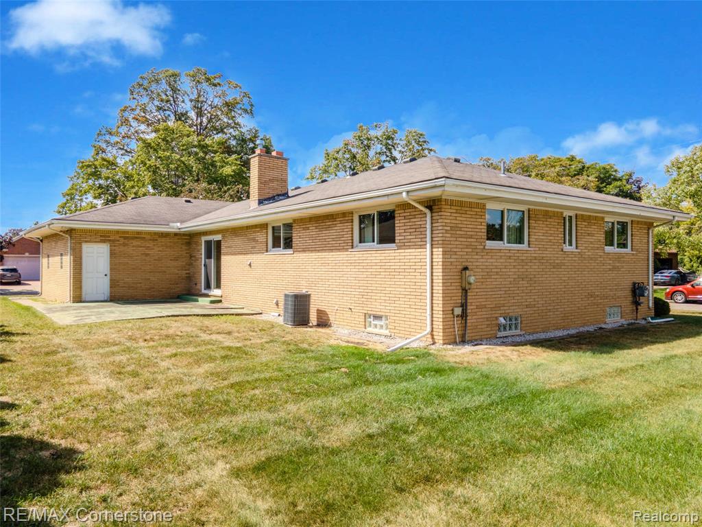 5760 Linden Drive, Dearborn Heights, MI 48127 — Photo 36
