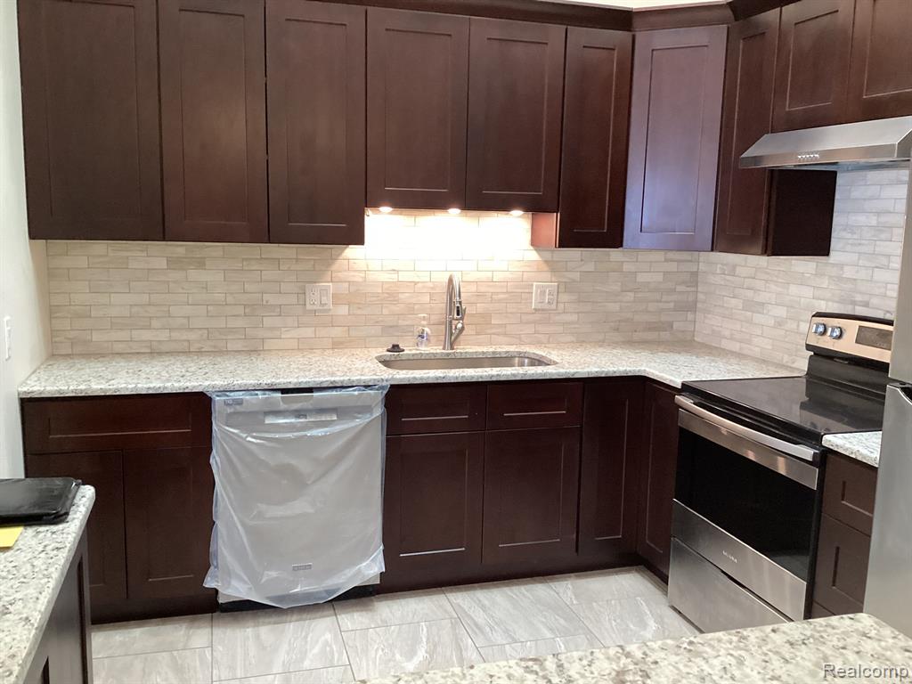 31180 COUNTRY Way, 20, Farmington Hills, MI 48331 — Photo 14