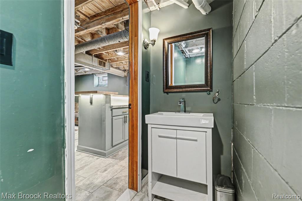 823 McLean Avenue, Royal Oak, MI 48067 — Photo 15