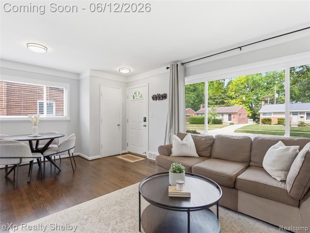 29451 Mark Avenue, Madison Heights, MI 48071 — Photo 9