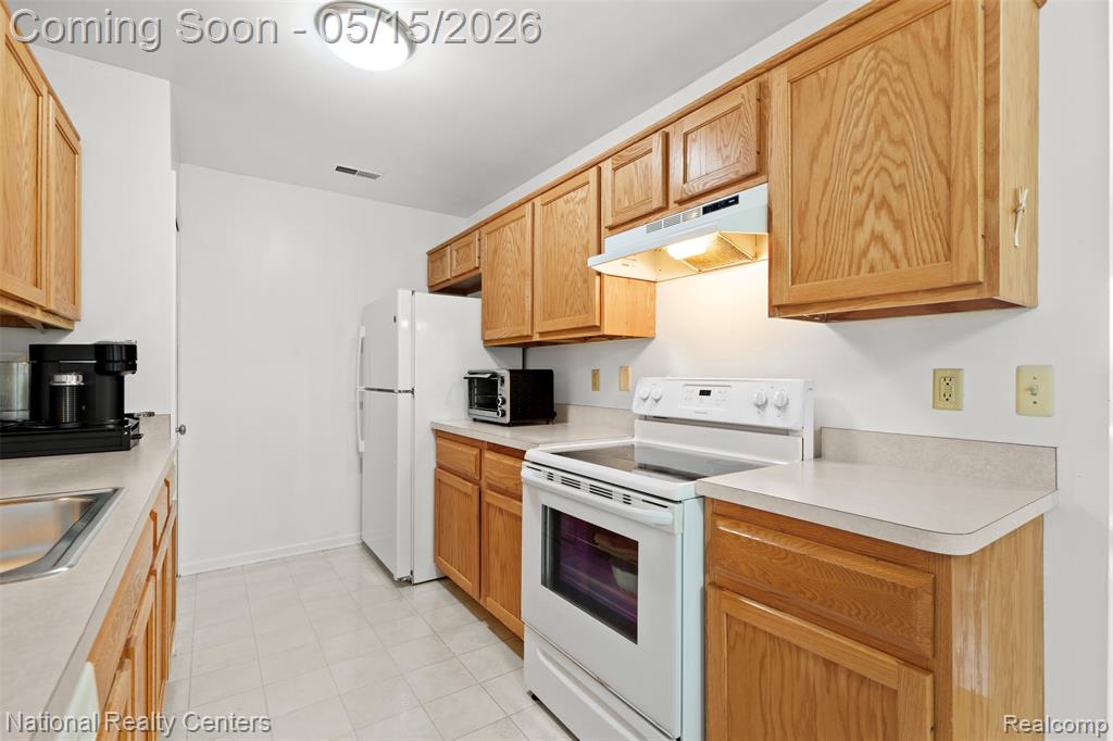 43220 Fountain Drive, Sterling Heights, MI 48313 — Photo 6