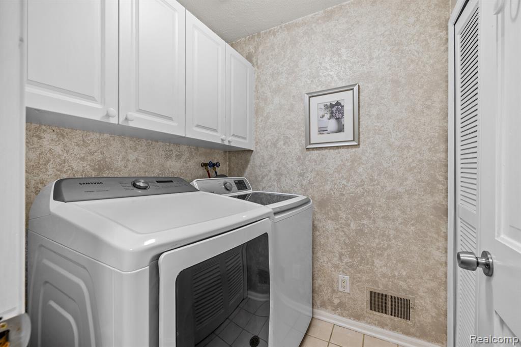 4178 Chevron Drive, Highland, MI 48356 — Photo 20