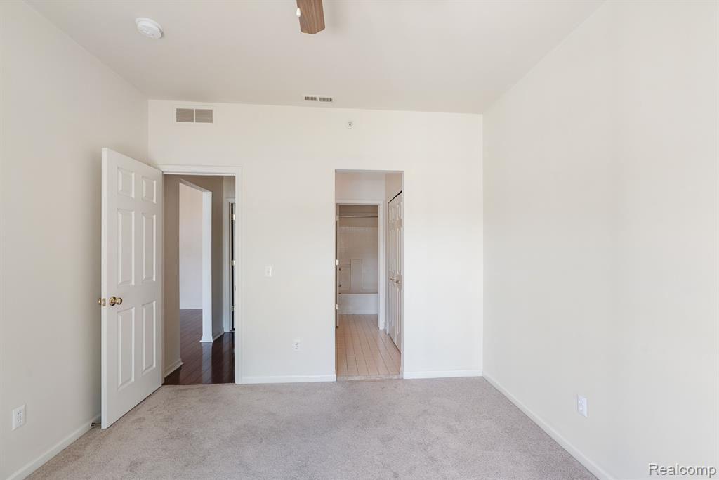 14105 ADDINGTON Drive, Commerce Twp, MI 48390 — Photo 18
