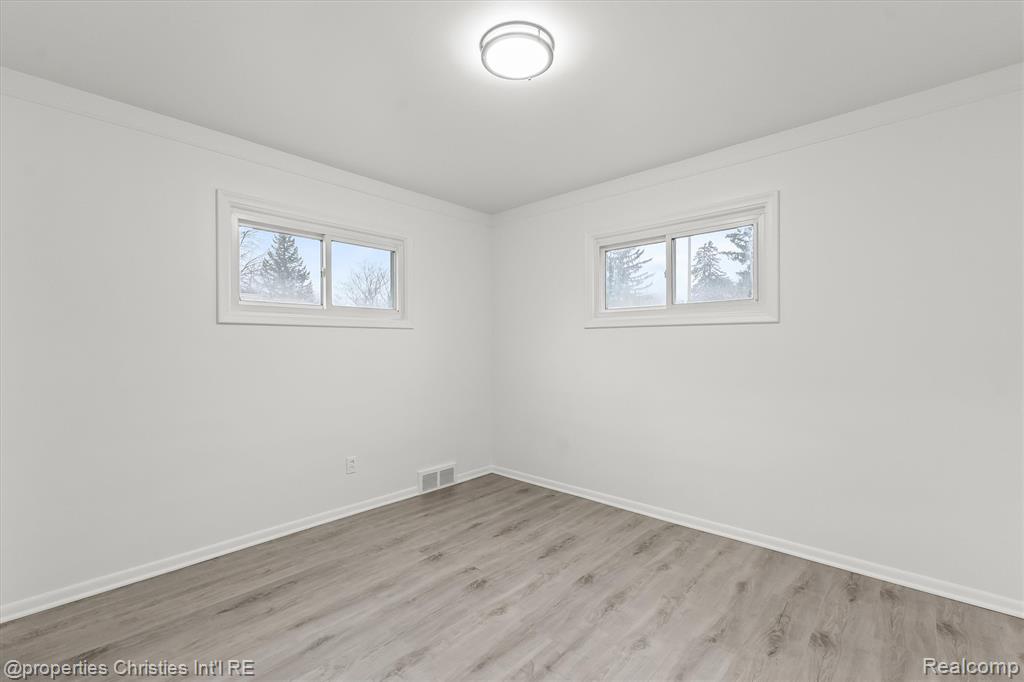 33355 Slocum Drive, Farmington, MI 48336 — Photo 21