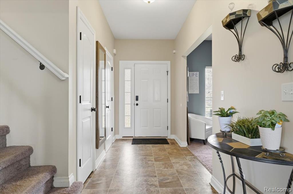 8131 Peninsula Circle, Grand Blanc, MI 48439 — Photo 21