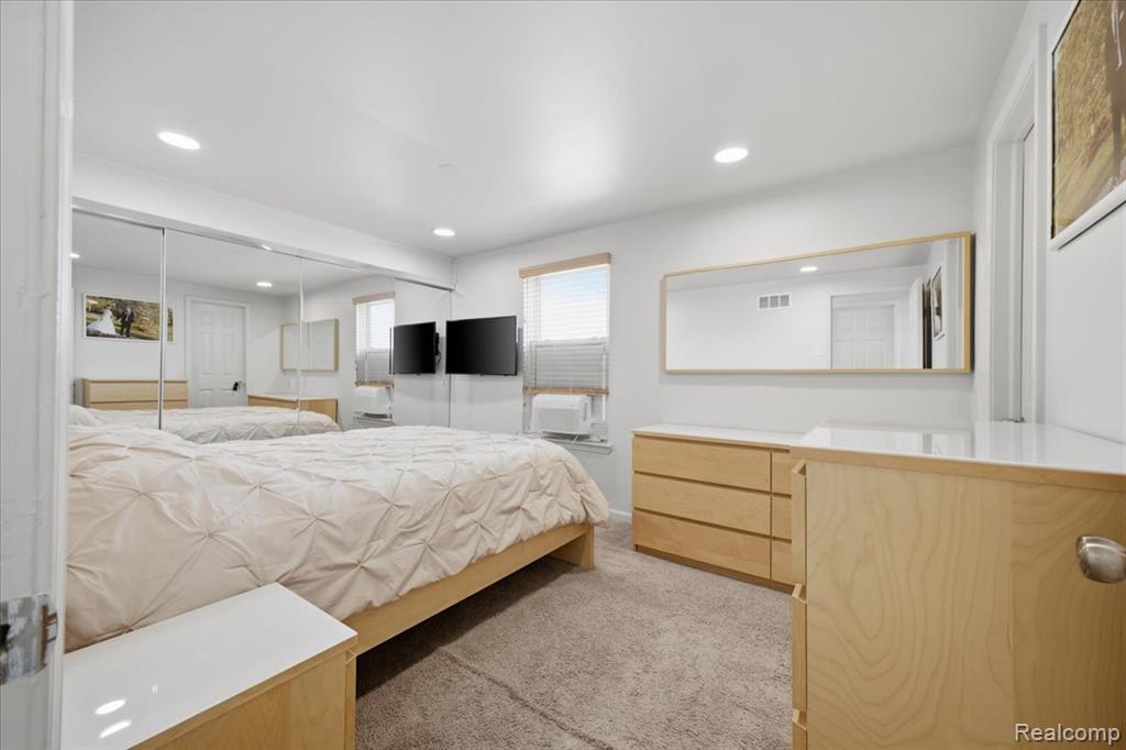 42151 Jason Drive, Clinton Twp, MI 48038 — Photo 12