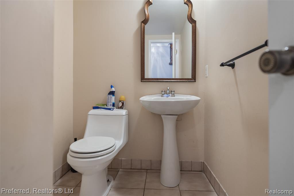 45377 Twining Street, Canton, MI 48187 — Photo 21