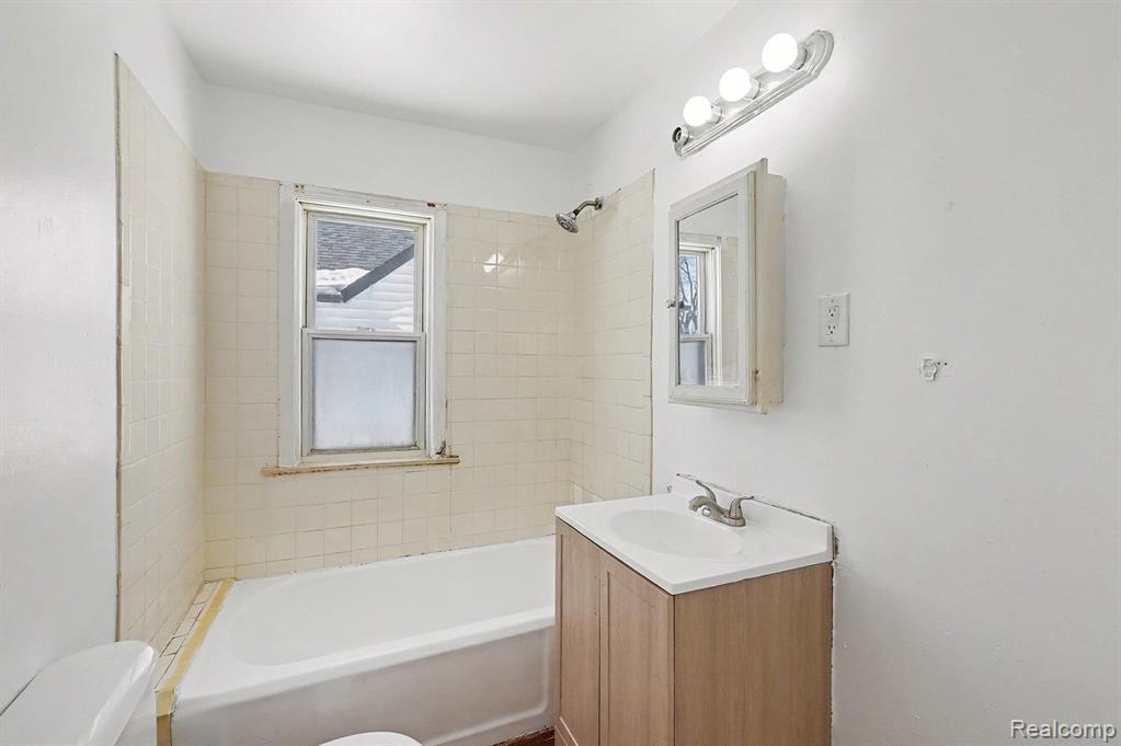 7284 Orchard Avenue, Warren, MI 48091 — Photo 10