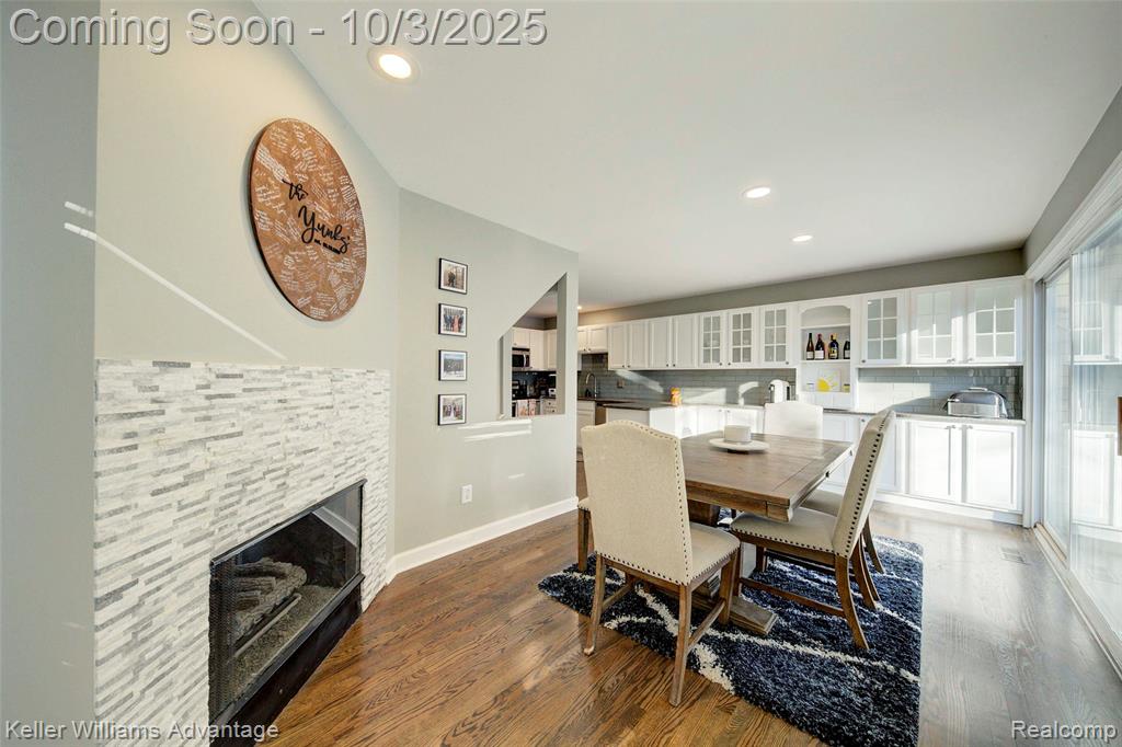 988 Calpernia, Wixom, MI 48393 — Photo 20