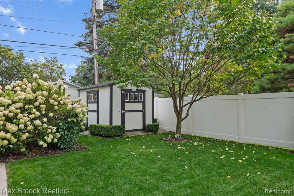 928 Montrose Avenue, Royal Oak, MI 48073 — Photo 68
