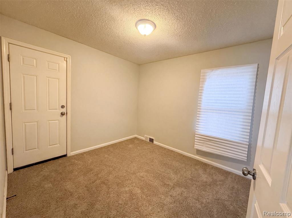 16853 Saint Marys Street - Photo 4