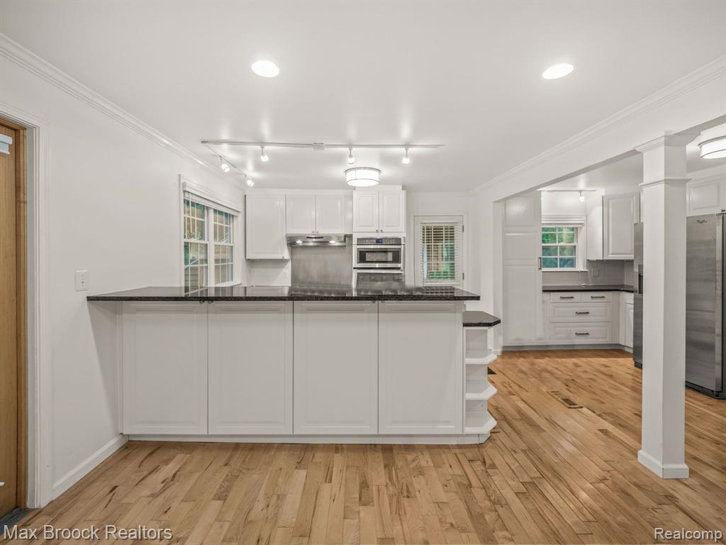 27180 WELLINGTON Road, Franklin, MI 48025 — Photo 13